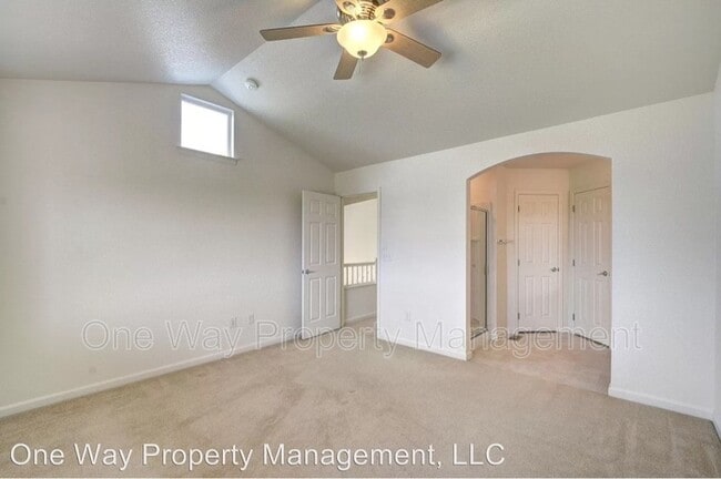 Photo - 1915 Halfmoon Cir