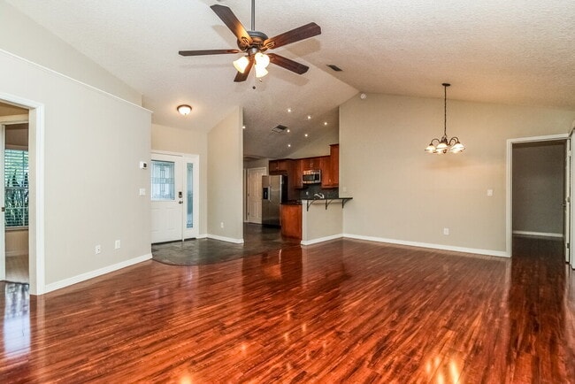 1215 Creek Woods Cir