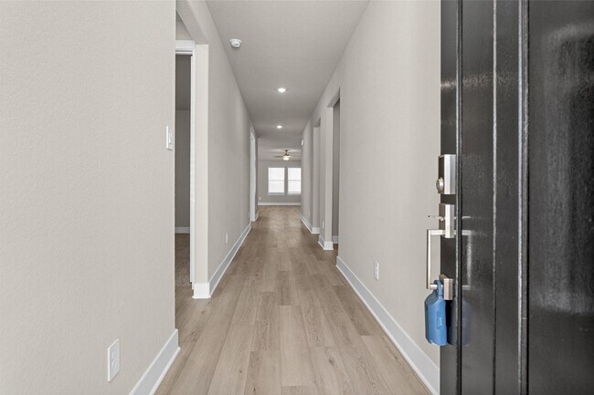 Photo - 2002 Bluff Oak Ct