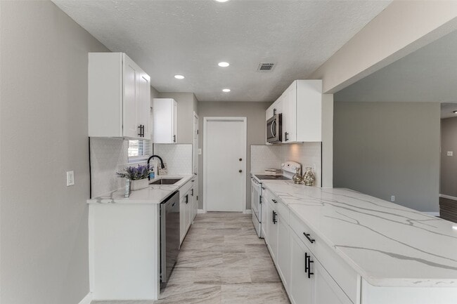 Photo - 13979 Clark Towne Ln