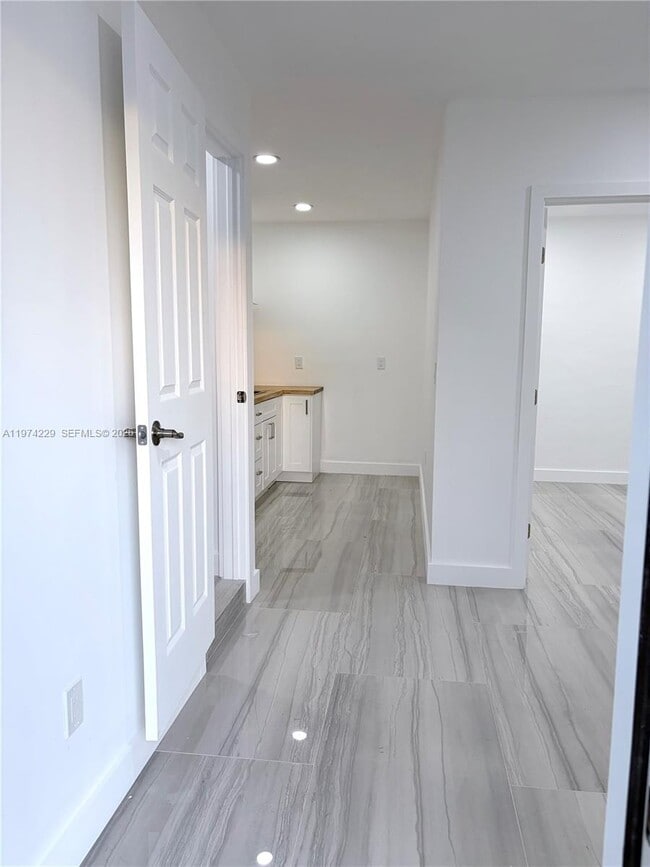 Building Photo - 13723 SW 282nd Terrace Unit 1