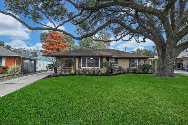 Building Photo - 1930 Brimberry St