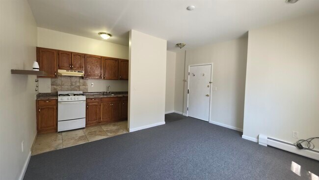 Building Photo - 77 Colgate St Unit 1