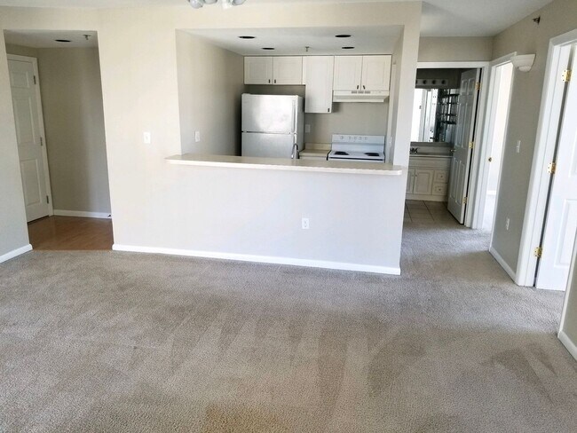 Photo - Twin Towers ~ 2 Bedroom/1 Bathroom Unit fo...