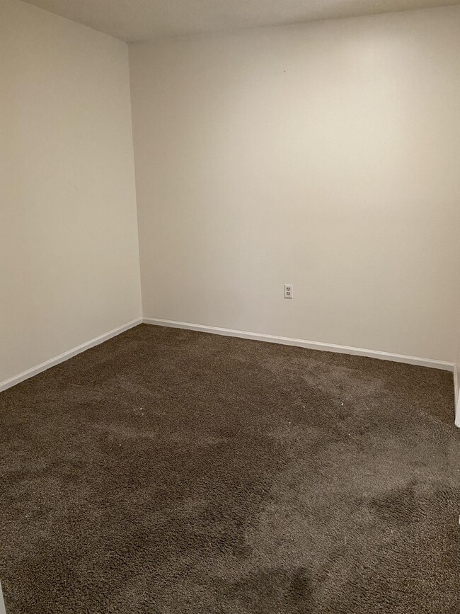 Photo - 931 McAfina Trail