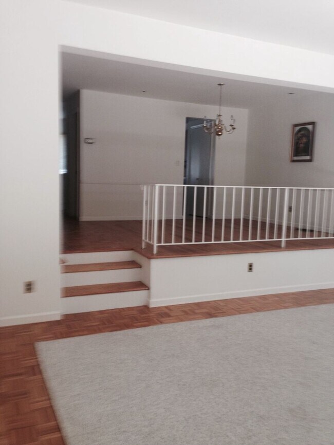 Photo - 160 Mead Ave