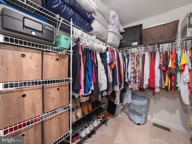 Photo - 131 Edgewater Ct