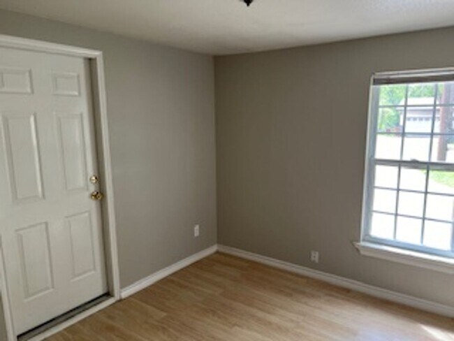 Photo - 1412 Michial St