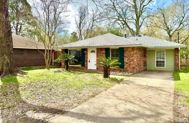 Building Photo - 3-Bedroom Home in Desirable Country Club Estates