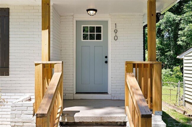 Photo - 190 Childs Dr NW