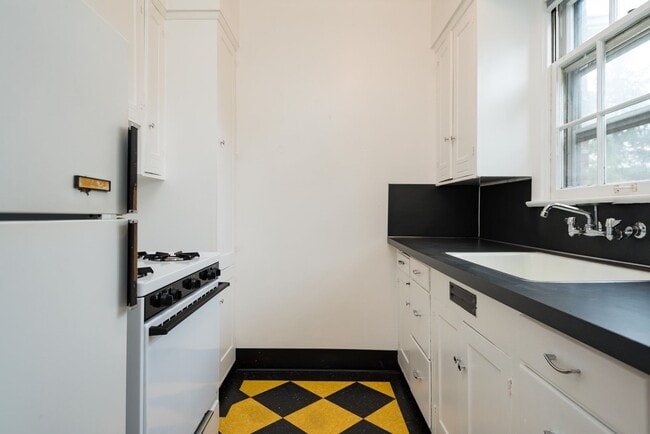Photo - Your Comfort Our Priority. Now Featuring a 1 Bedroom Beauty Unit 5475-2