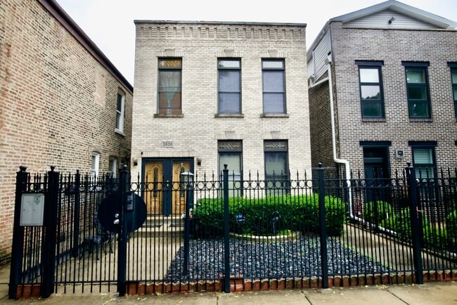 Photo - 2620 W Superior St Unit J09P