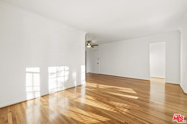 Photo - 5324 Vantage Ave Unidad 4