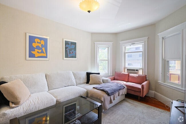 2BR, 1BA - 1,034SF - Living Room - 292 Boston Ave