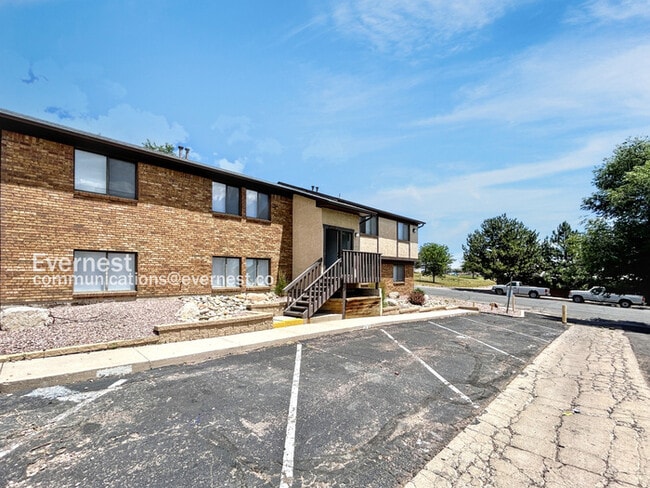 Building Photo - 1120 Yuma St Unit B Rental