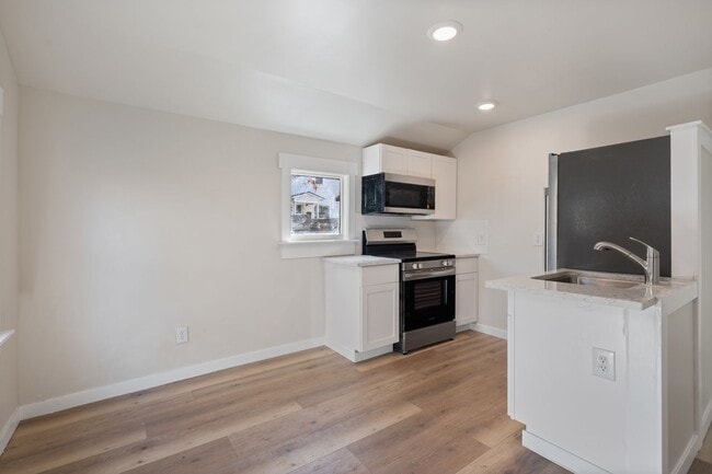 Photo - Beautiful Unit in the Heart of Bend!
