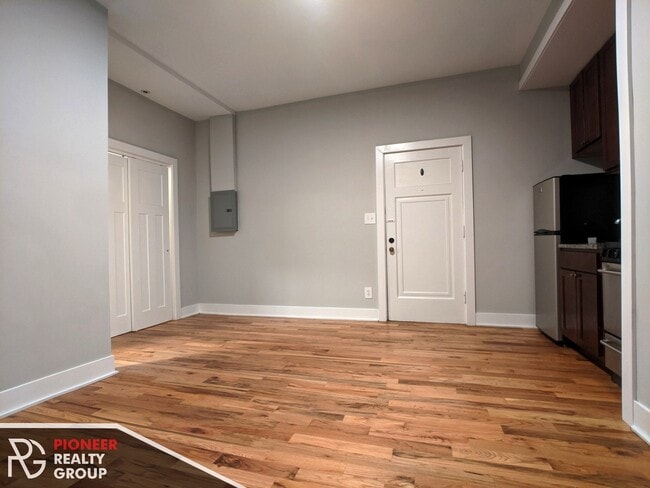 Photo - 4542 N Damen Ave Unidad 102