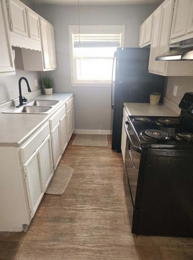 Silver-Kitchen