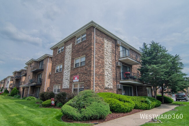 Building Photo - 1665 Harbor Ave Unit 3S
