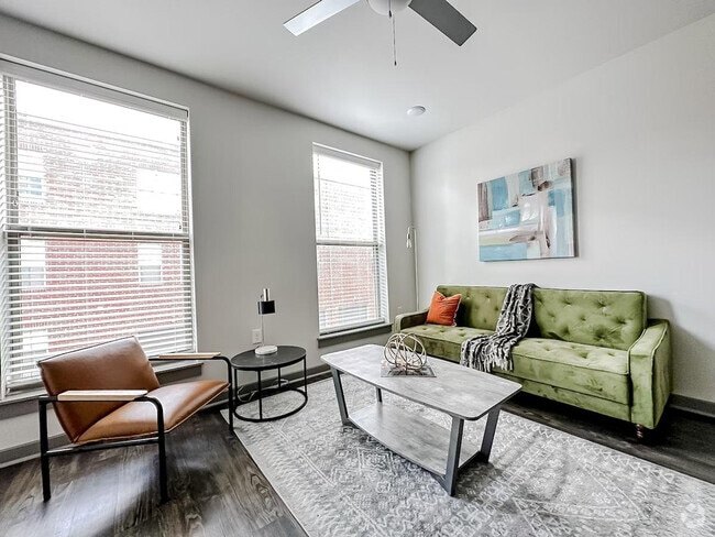 Building Photo - 217 E 4th St Rental