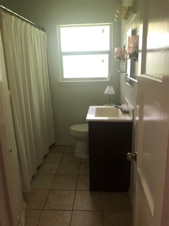 Photo - 4310 Holt St