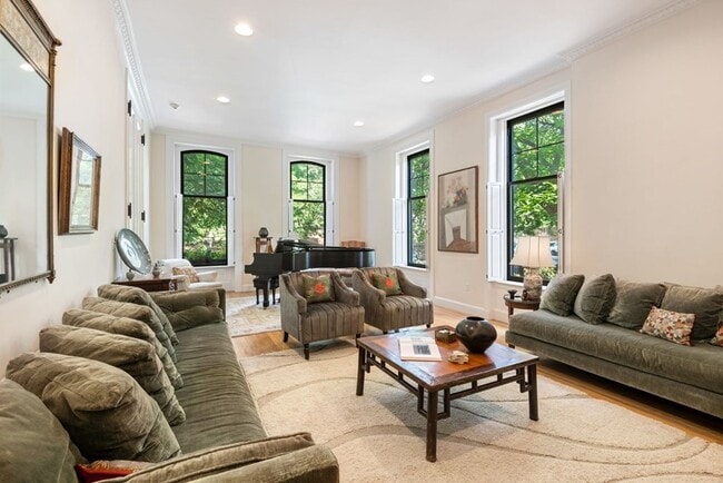 Photo - 5 Monument Sq Unit 1&2