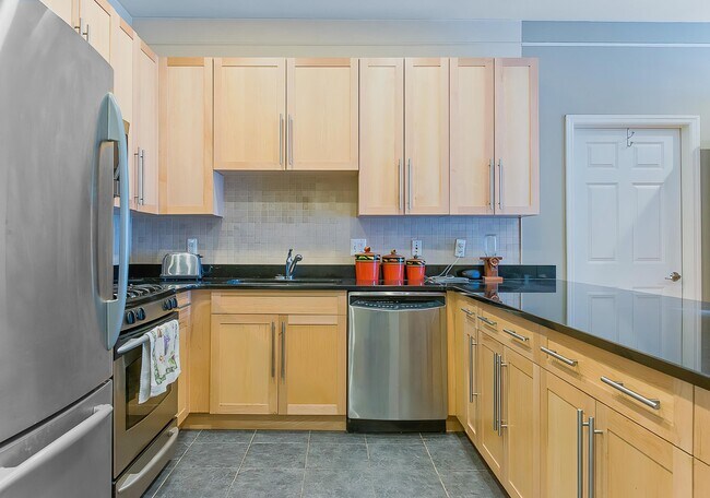 Photo - 1300 Grand St Unit 319