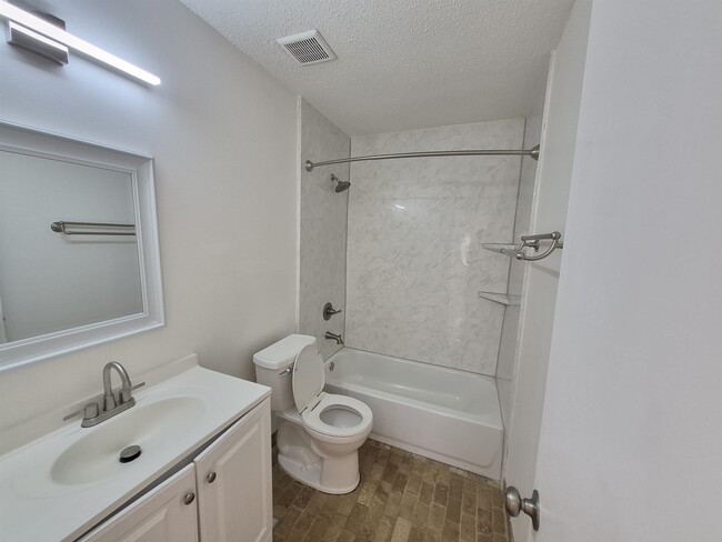 Photo - 5657 Heartwood Dr