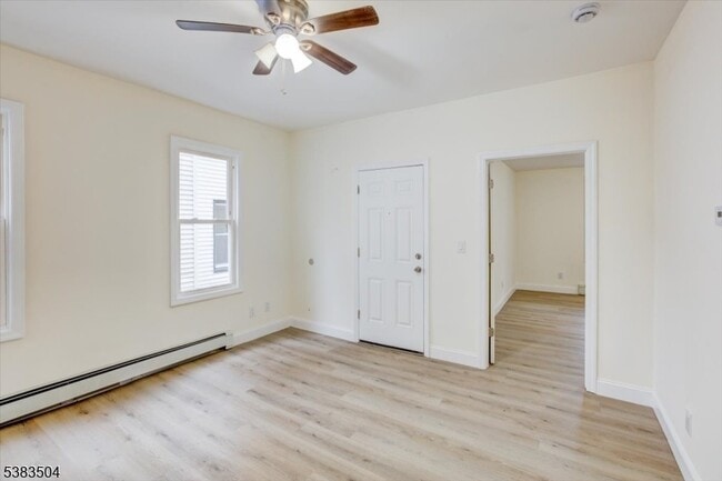 Photo - 546 Morris St Unidad 1