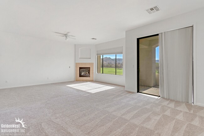 Building Photo - Gorgeous 2Bdm 2Ba Home with Golf-Course Vi...