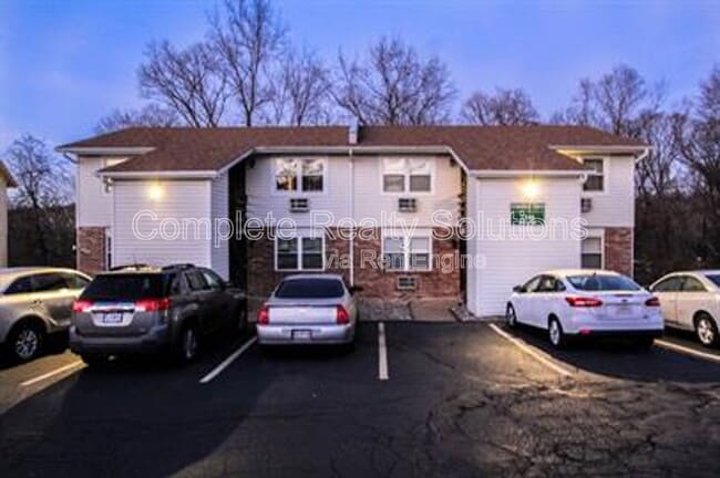 Building Photo - 790 Country Aire Ct Unit 205