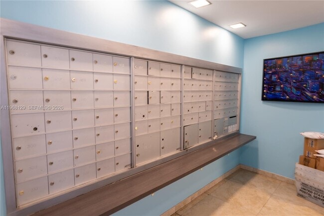 Photo - 816 NW 11th St Unidad 1006