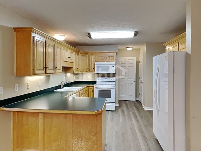 Photo - 114 Louise Dr