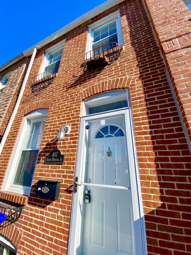 Building Photo - Charming 2 Bedroom/1.5 Bathroom Townhome with Patio in Upper Fells Point, MD!