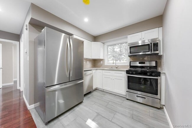 Building Photo - 1792 E 48th St Unit 1