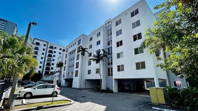 Building Photo - 210 SW 11th St Unit 410 Rental