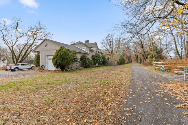 Photo - 7 Old Philadelphia Pike Unit 2nd Floor