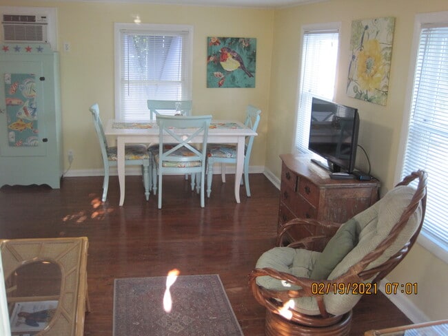 Photo - 1320 Angela St Unit Upper