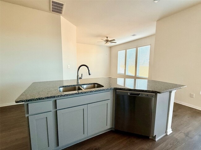 Photo - 408 Magnolia Ln