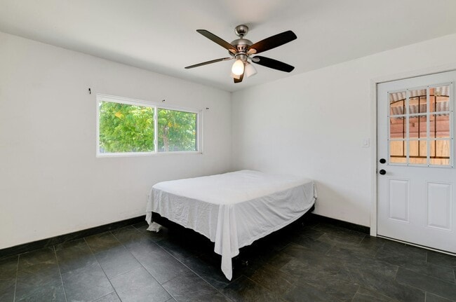 Photo - 1615 Halo St