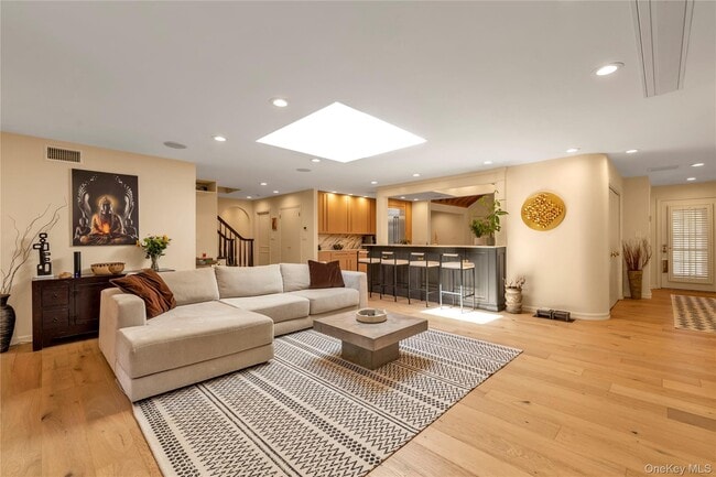 Photo - 15 Parkway Dr