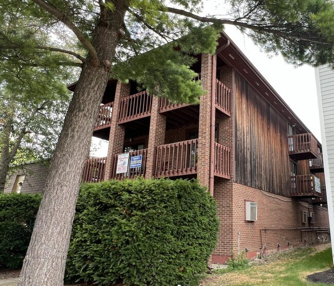 Photo - 128 W 9th Ave