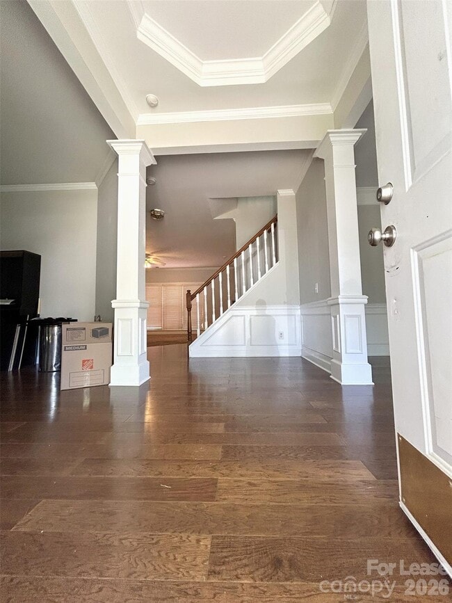 733 Meadow Lake Dr