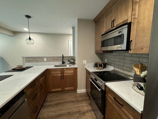 Beautiful One Bedroom Condo - HEAT INCLUDED!! - Beautiful One Bedroom Condo - HEAT INCLUDED!!