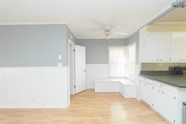 Photo - 2415 Ellingham