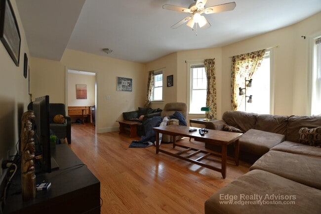 Photo - 74 Brooks St Unit 2