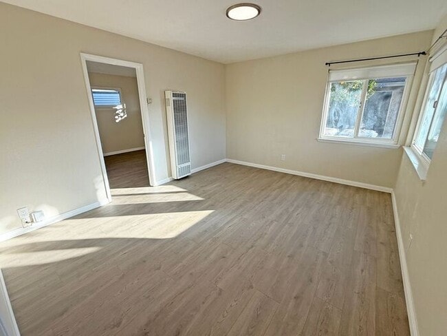 Photo - 1024 Luther Ave