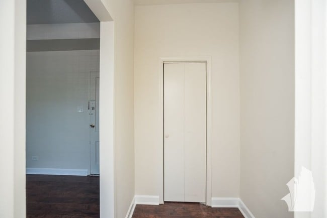 Photo - 3345 N Marshfield Ave Unidad 408