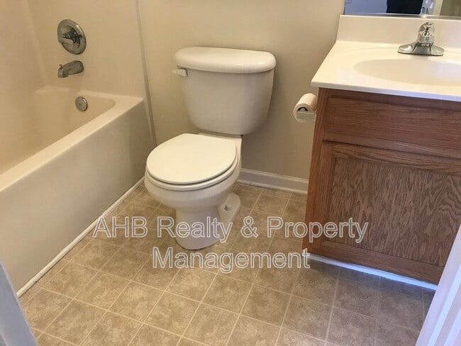 Photo - 200 Manning Way