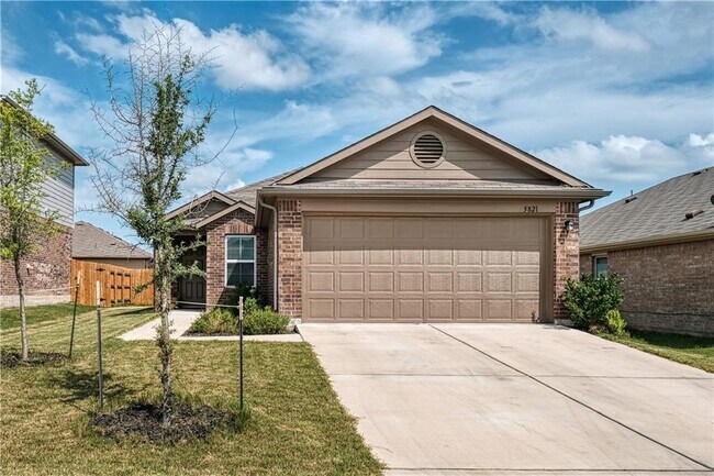 Photo - 5821 Roderick Dr